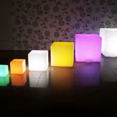 博源Boyuan 滾塑加工， LED 發(fā)光 吧臺，LED 花盆，LED 冰桶， LED 裝飾球， LED 餐桌椅